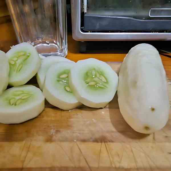 cucumber long white seeds 1